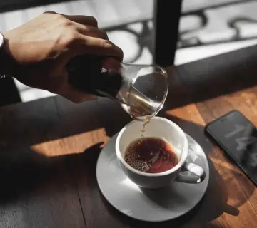 8 pladsbesparende sofaborde til små stuer