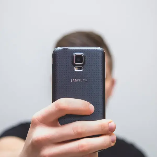 Telefonnummer 45 26 71 10 – Hvem ringer?