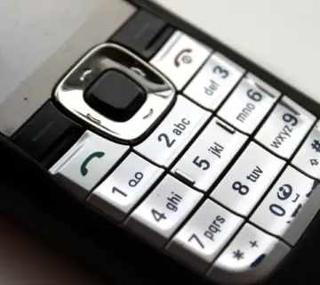 Telefonnummer 70 70 31 57   Hvad er formålet med opkaldet?